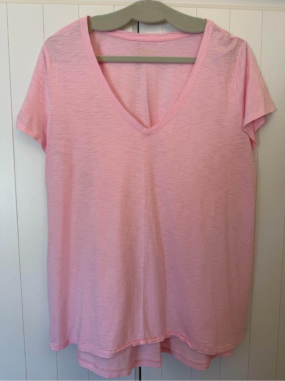 Lilly Pulitzer Light Pink V-Neck Short Sleeve Tee